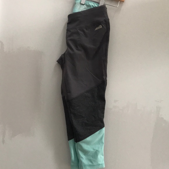 Cropped capris Workout leggings! - Picture 1 of 2